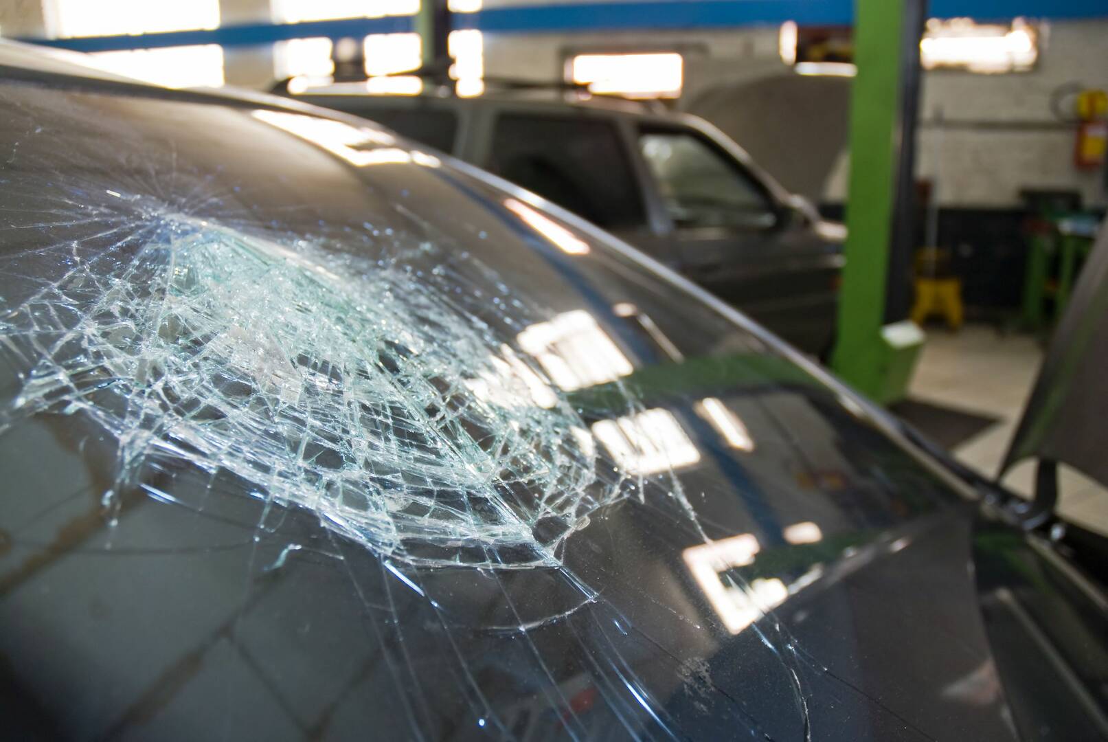 Dinges Auto Glass
