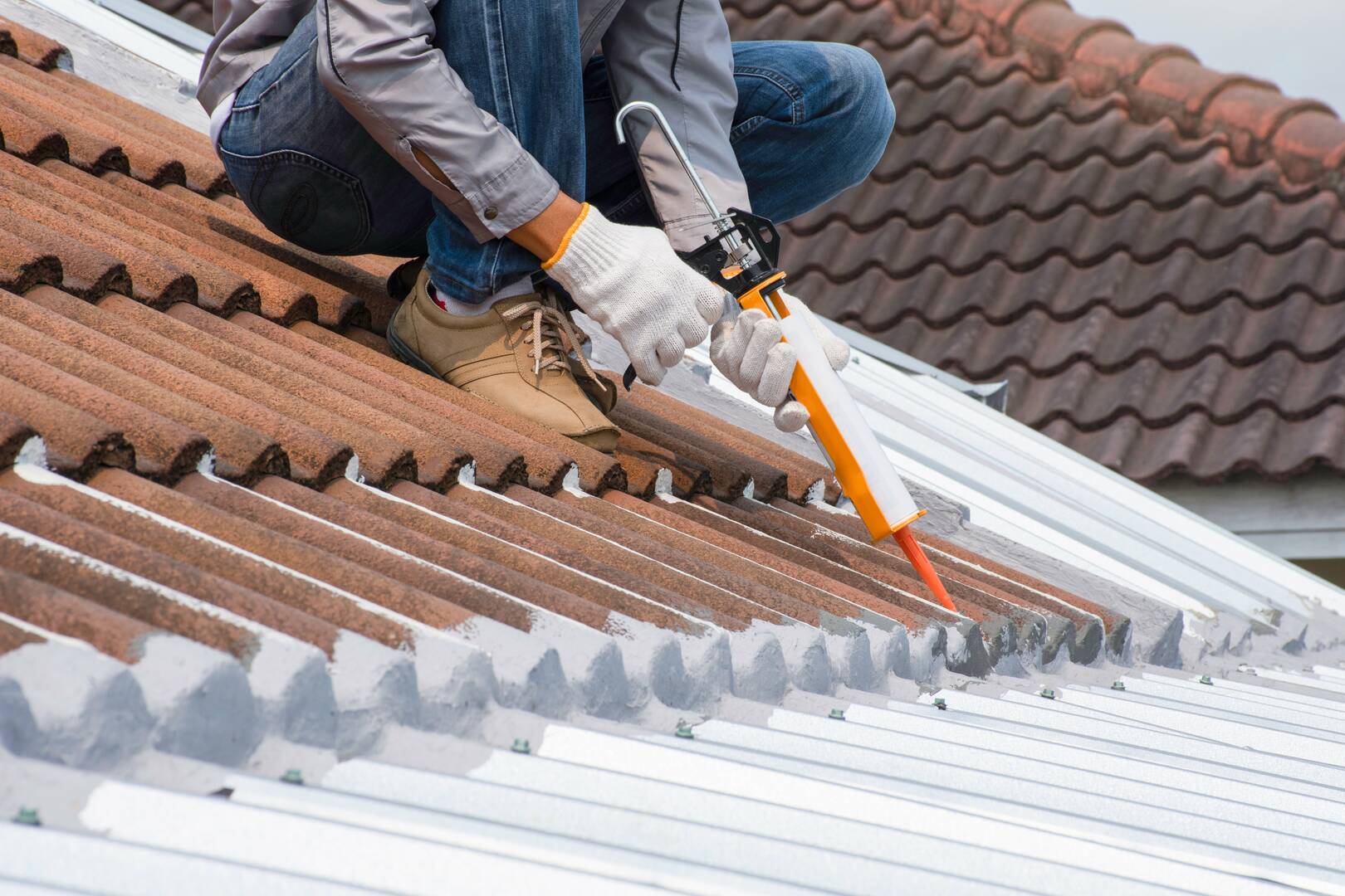Leo Roofing & Construction